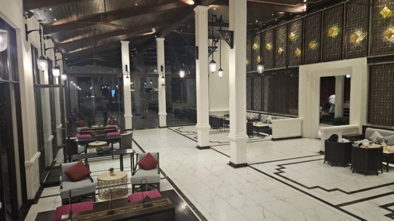 푸켓 다이아몬드 클리프 호텔 프론트